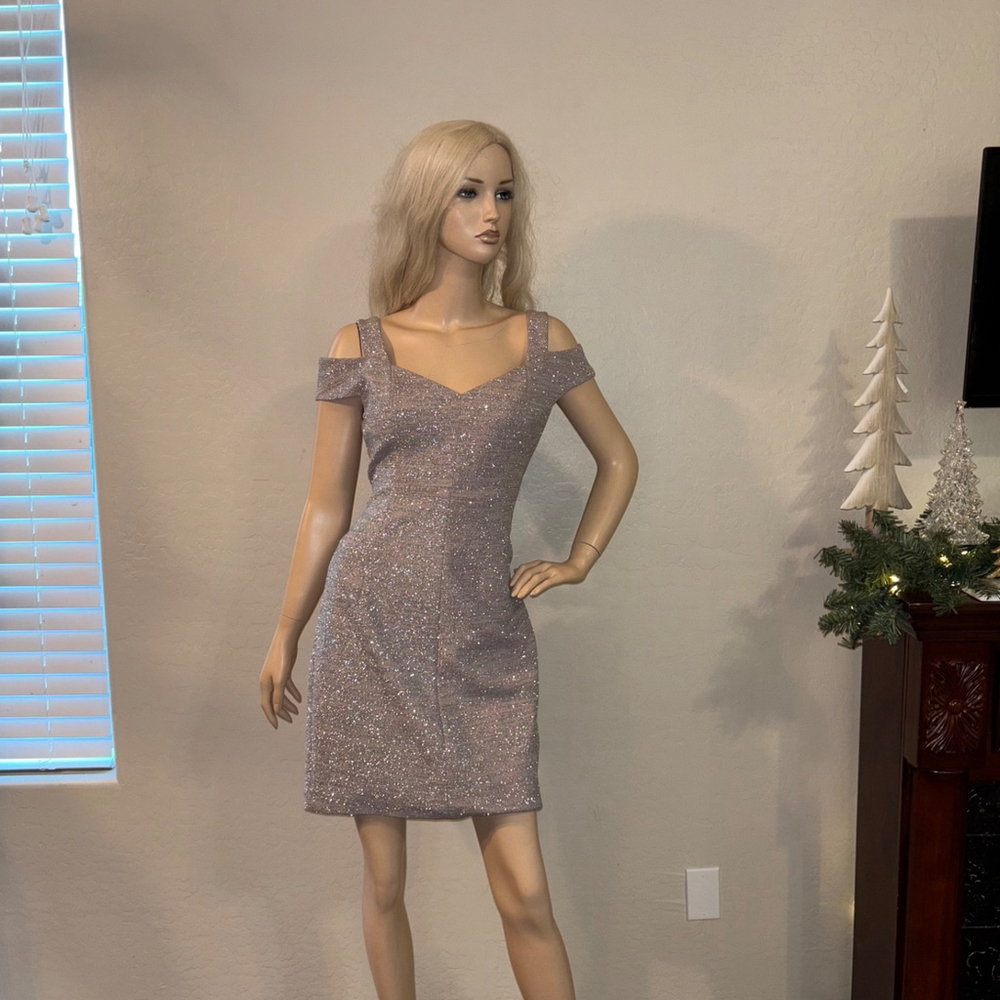 Eliza J Dress Size 8 Champagne Glitter Cold Shoulder Sheath Cocktail Party - Picture 17 of 17